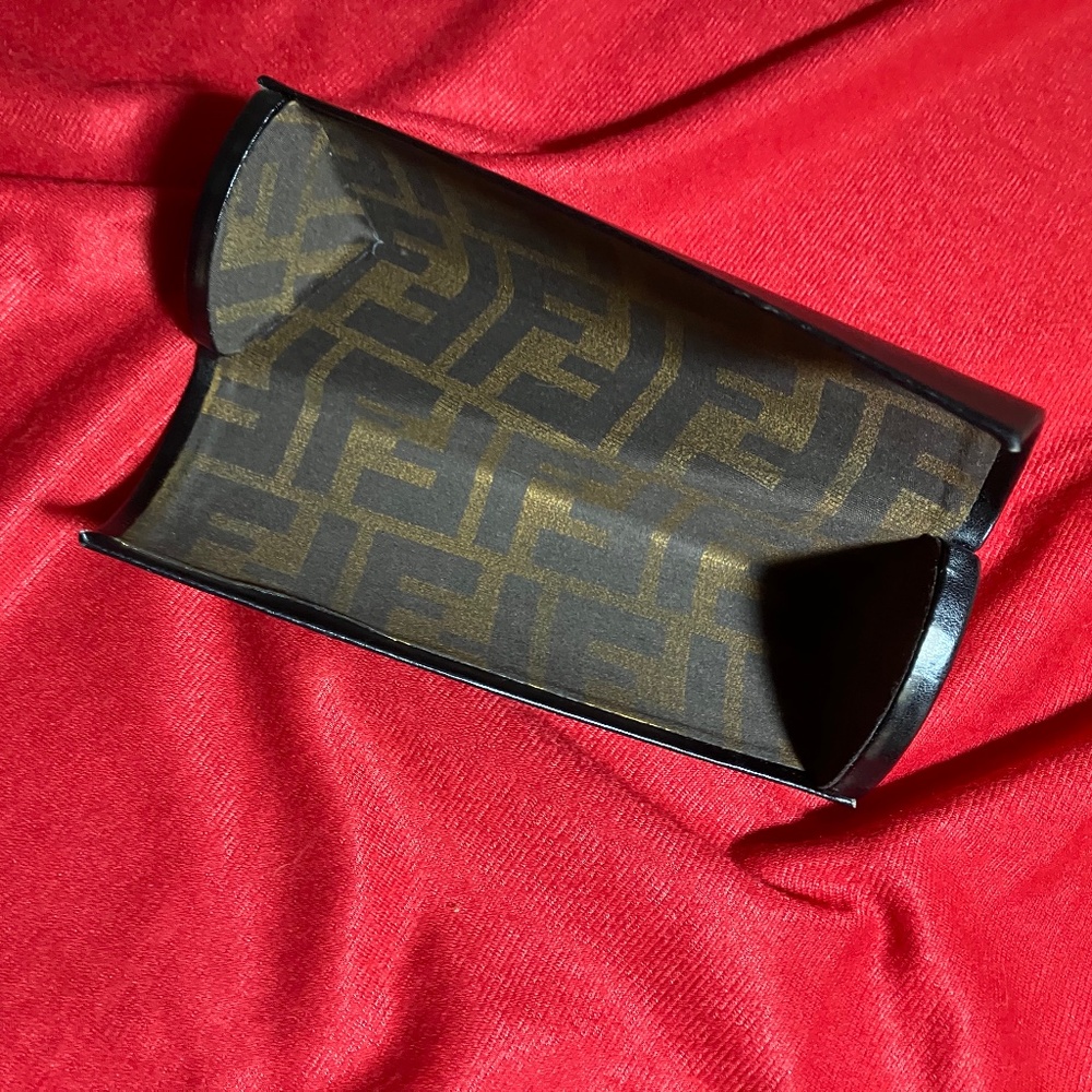 FENDI EYEGLASS CASE, ZUCCU LINED, TWIST 6 x 2